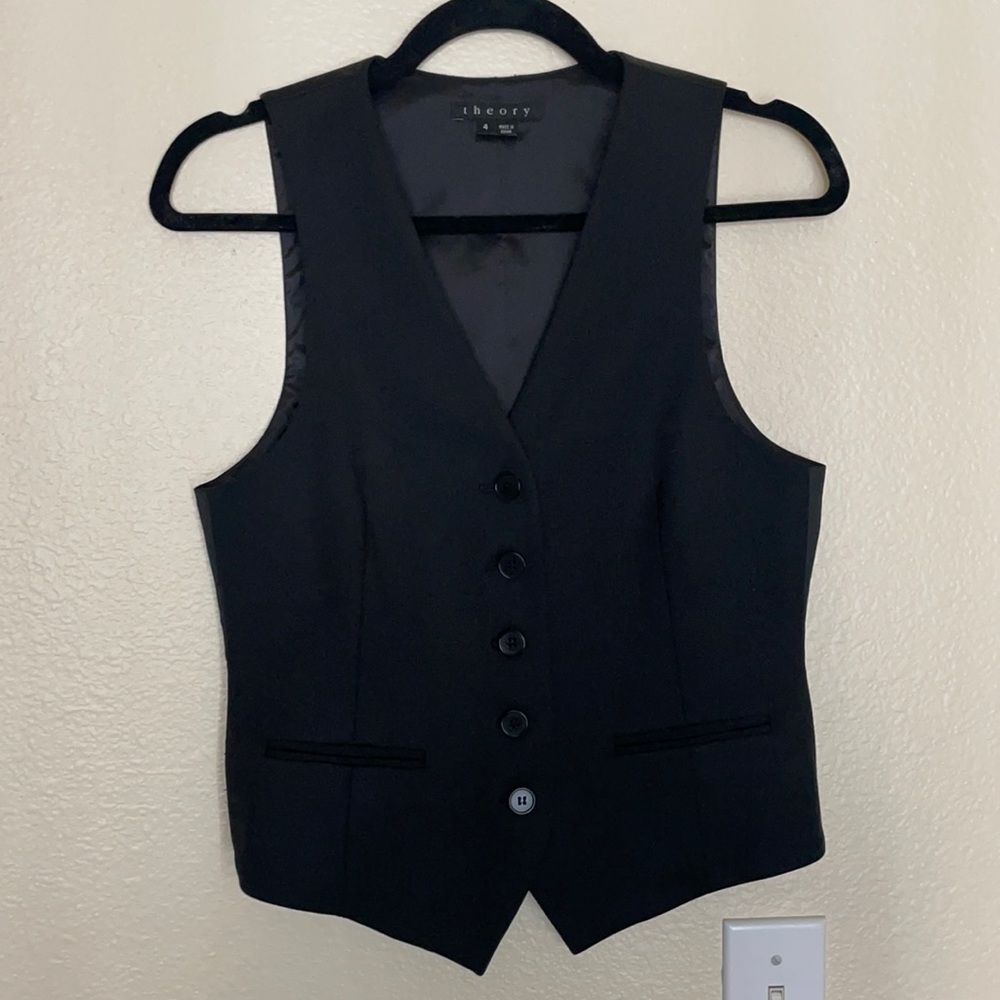 BLACK VEST
